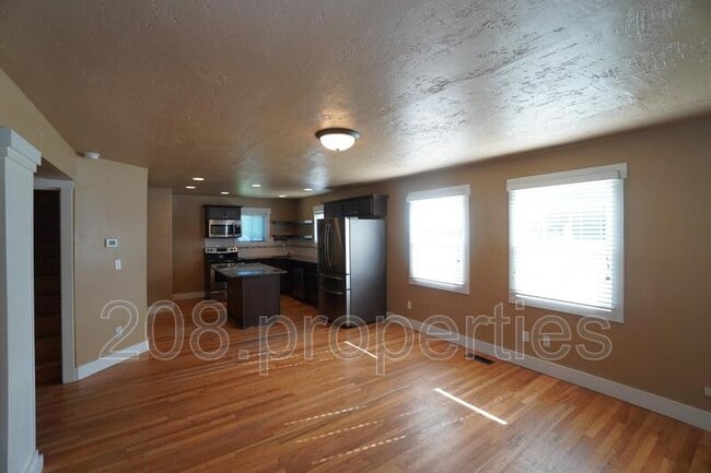 Building Photo - 1202 W Hale St