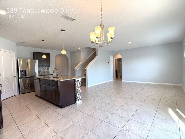 Building Photo - 389 Tanglewood Dr