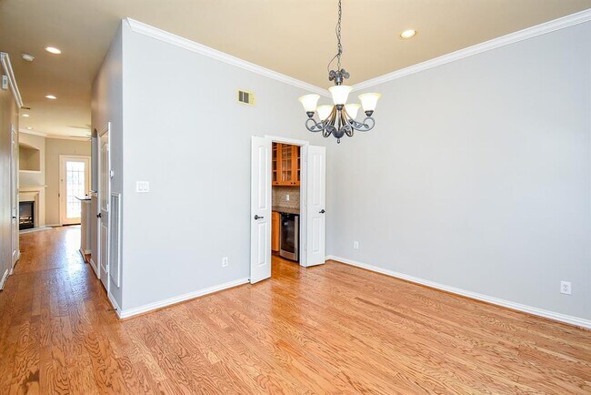 Building Photo - 5615 Winsome Ln