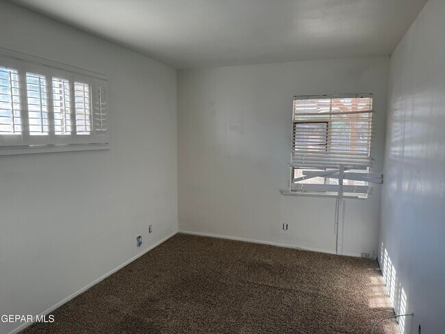 Building Photo - 9613 Album Ave
