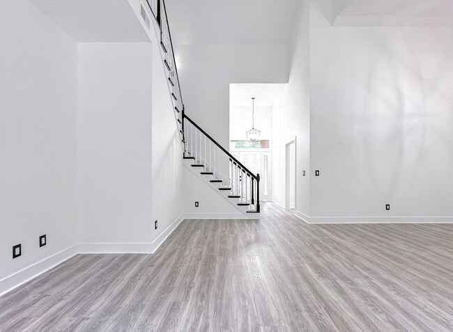 Building Photo - 4 BEDROOM 2.5 BATHROOM HOME IN OX-BOTTOM M...
