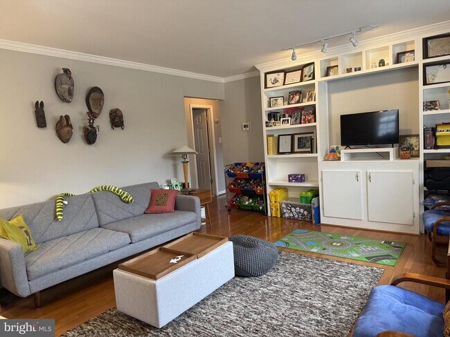 Building Photo - 308 Clagett Dr