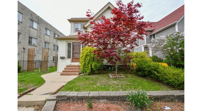 Front of House - 2565 N Oakland Ave