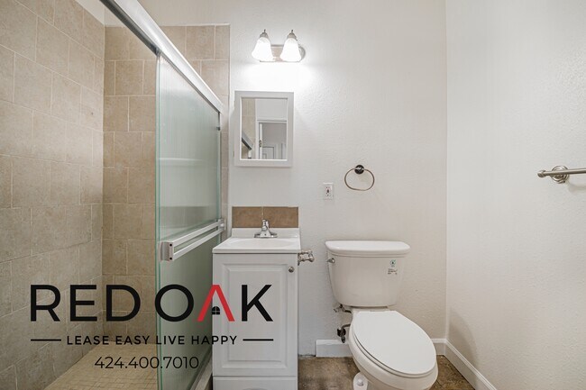 Building Photo - 731 W 46th St