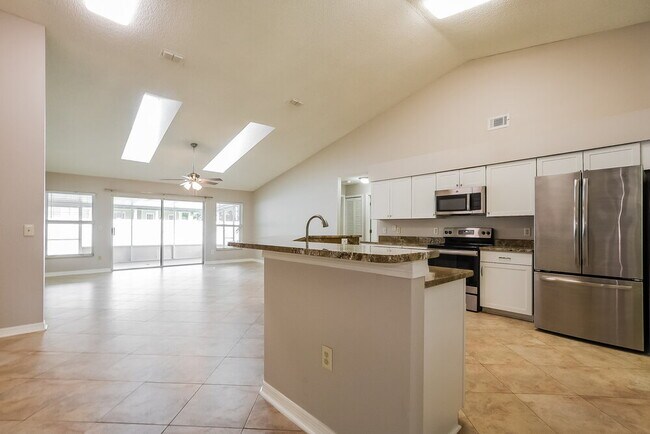 Building Photo - 8819 Reservation Dr