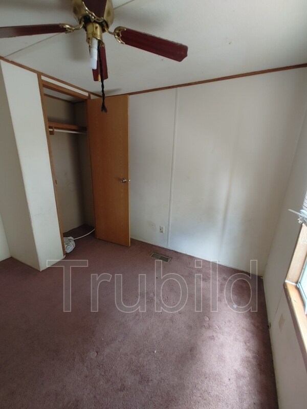 Building Photo - 932 Country Club Dr