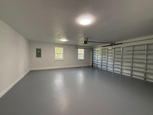Building Photo - 2410 S Glen Eagles Dr