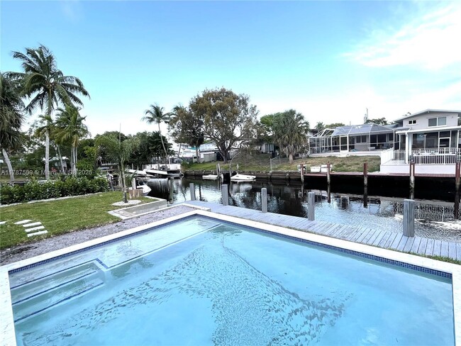 Building Photo - 2424 Tortugas Ln
