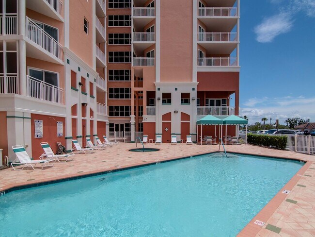 Building Photo - Waterfront Penthouse Living – Luxury 3 Bedroom / 2 Bath Condo on the Water