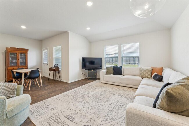 Building Photo - 821 Bahia Pl