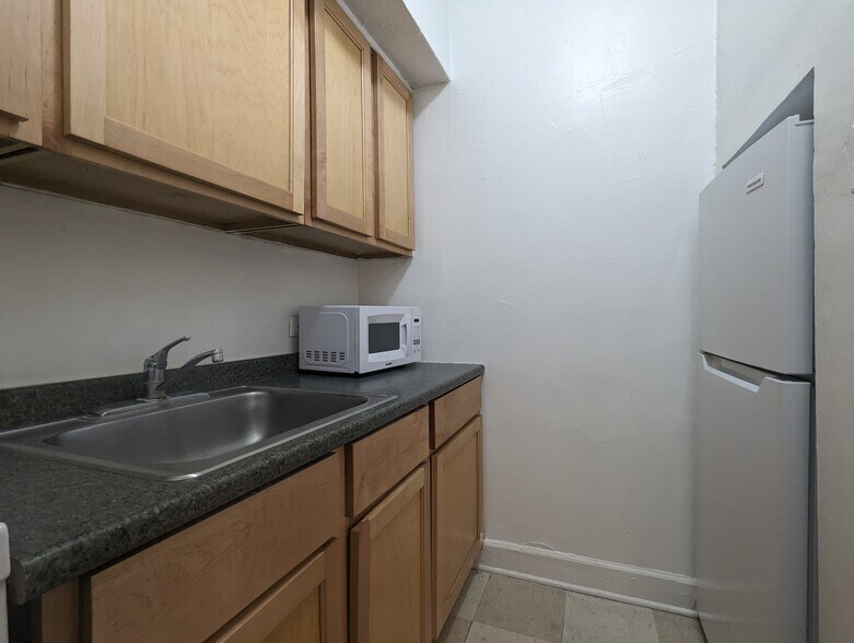 Building Photo - 535 W Arlington Pl