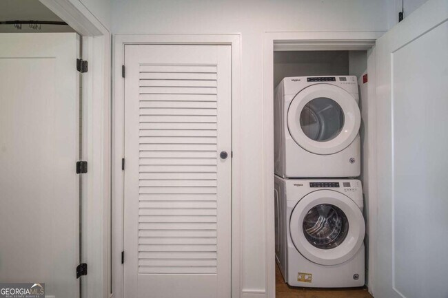 Building Photo - 788 West Marietta St NW