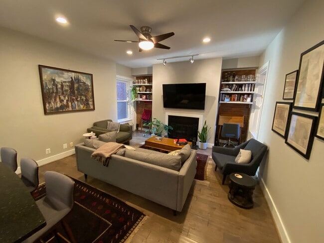 Building Photo - Lovely 2 BR/1 BA Condo in Columbia Heights!