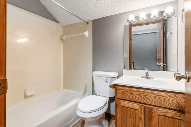 Building Photo - 8308 Talia Ct