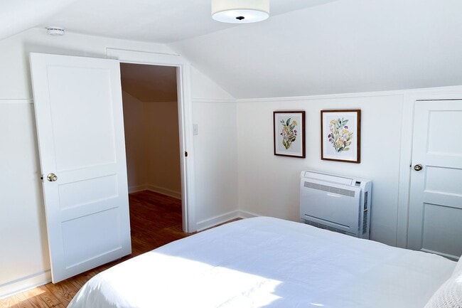 Building Photo - Furnished 3 Bedroom Walkable East Nashvill...