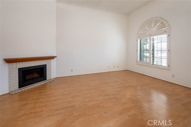 Building Photo - 549 W 220th St