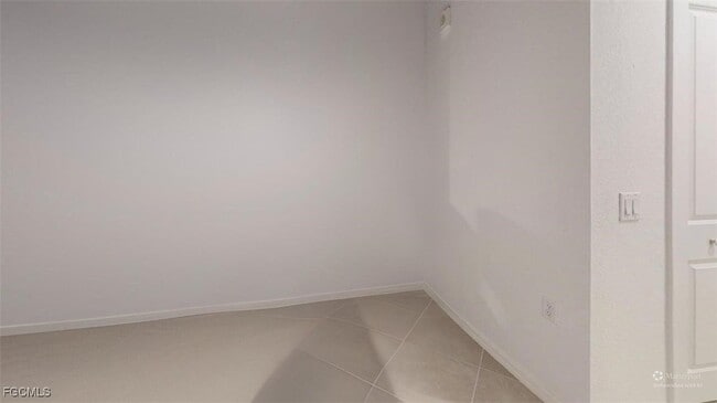 Building Photo - 15375 Grn Acrs Ave