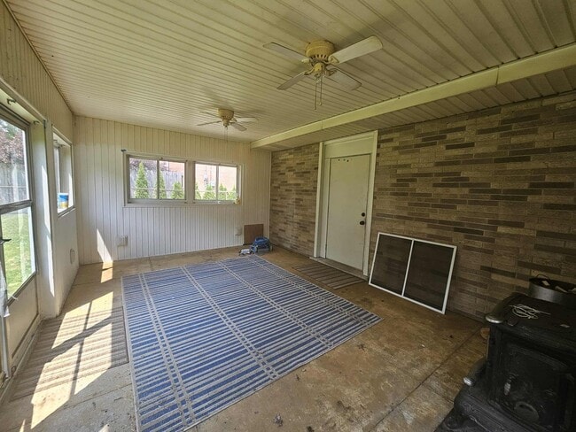 Building Photo - 4009 Lor-Ron Ave