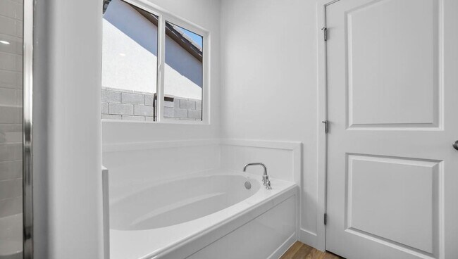 Building Photo - Upgraded 5 Bed Home in Long Valley–Near Resort Amenities!