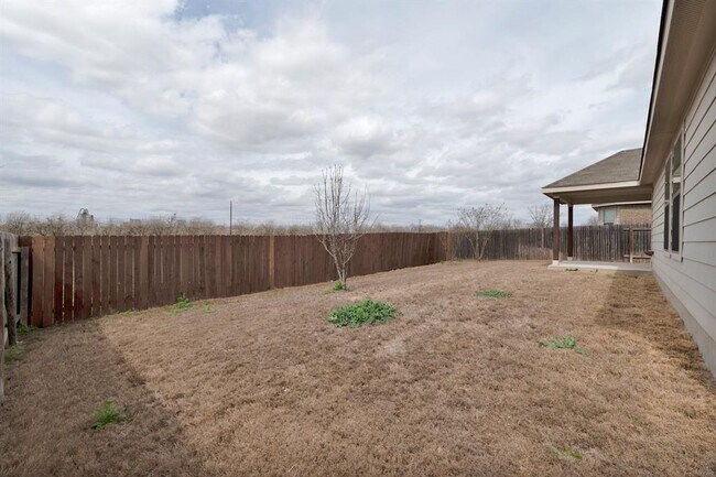 Building Photo - 753 Hot Spring Valley