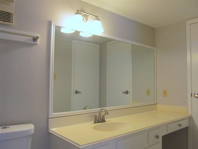 Building Photo - 4001 E NASA Pkwy