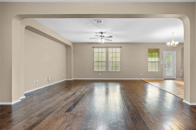 Building Photo - 14308 Lake Victor Dr