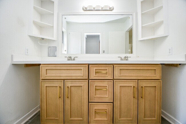 Building Photo - 7714 Teal Run Dr
