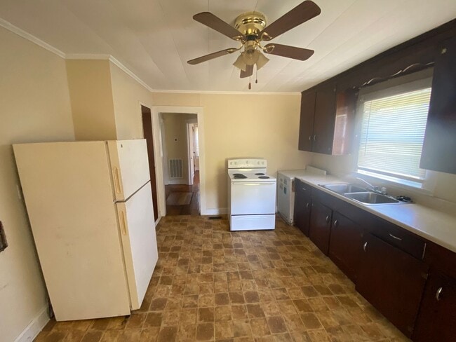 Building Photo - 2/1 Located in Cleveland County, NC near S...