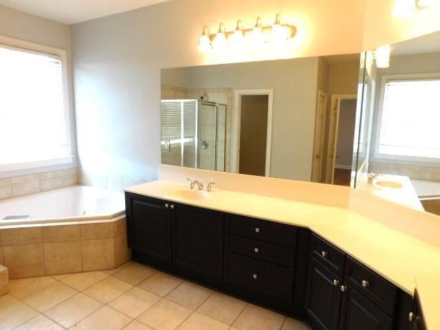 Building Photo - 3002 Montclair Cir SE