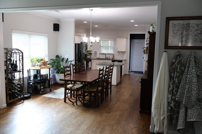 Building Photo - 2043 Springfield Dr