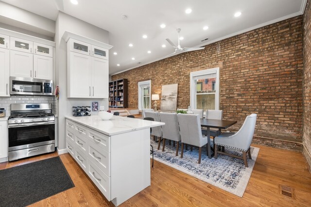 Building Photo - 1340 N Wolcott Ave