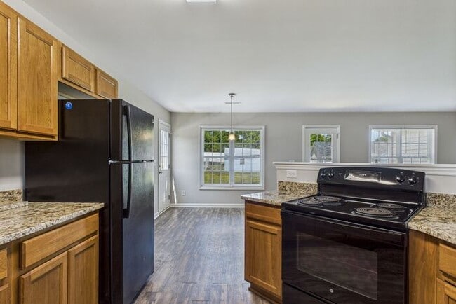 Building Photo - Beautifully Updated 3-Bedroom Home in Gree...