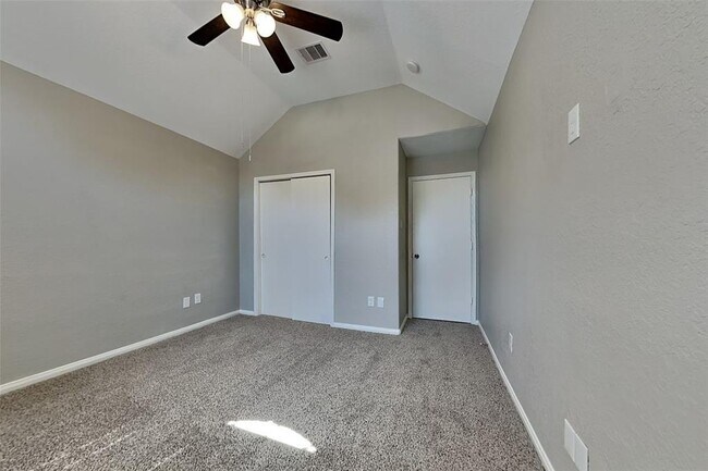 Building Photo - 22723 W Waterlake