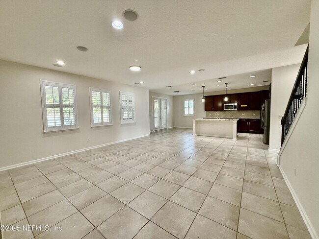 Building Photo - 488 Pine Eagle Dr