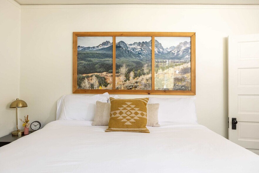 Building Photo - 522 W Franklin St