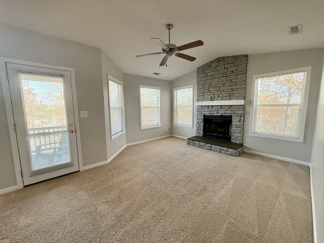 Building Photo - 1006 Brookhollow Dr