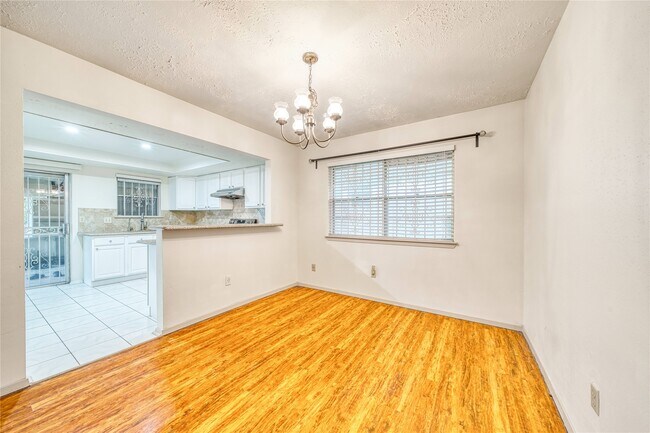 Building Photo - 7811 Westbank Ave