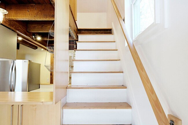 Building Photo - Charming Home in Fifeville, Downtown Charlottesville