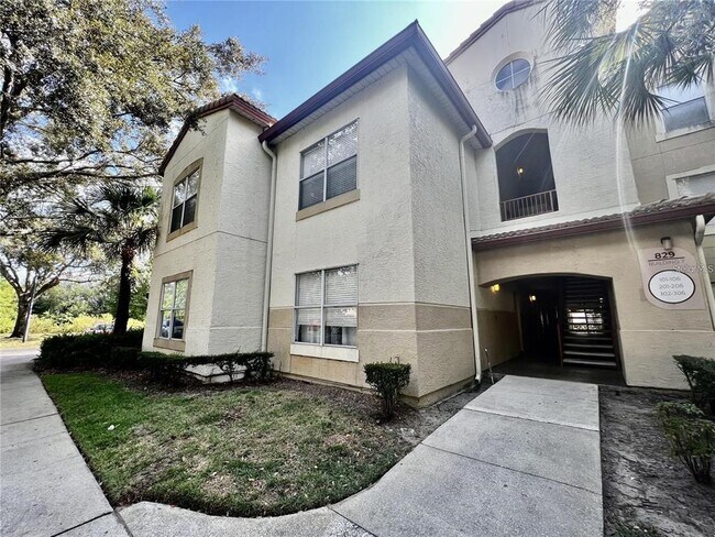 Building Photo - 829 Camargo Way