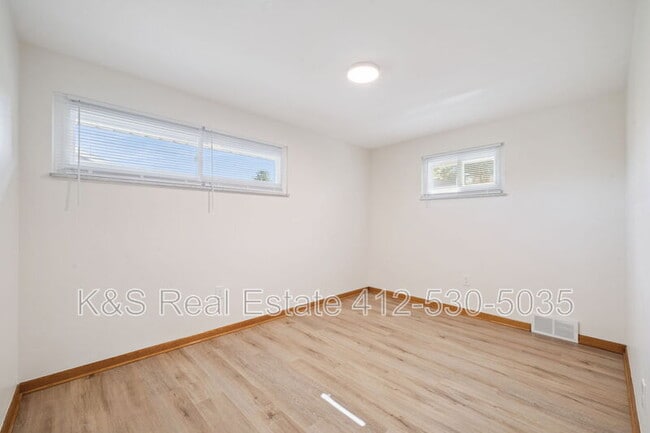 Building Photo - 535 Hickory Dr