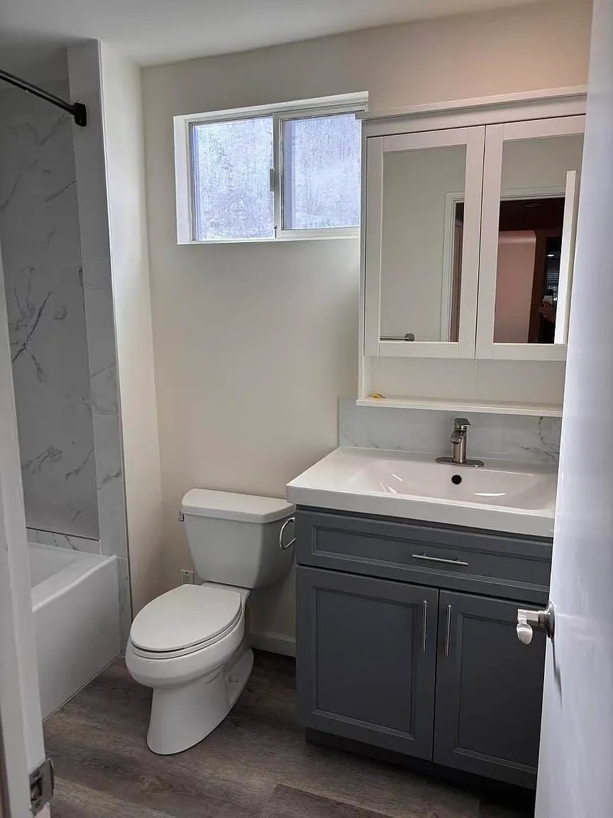 Building Photo - 848 E Northridge Ave