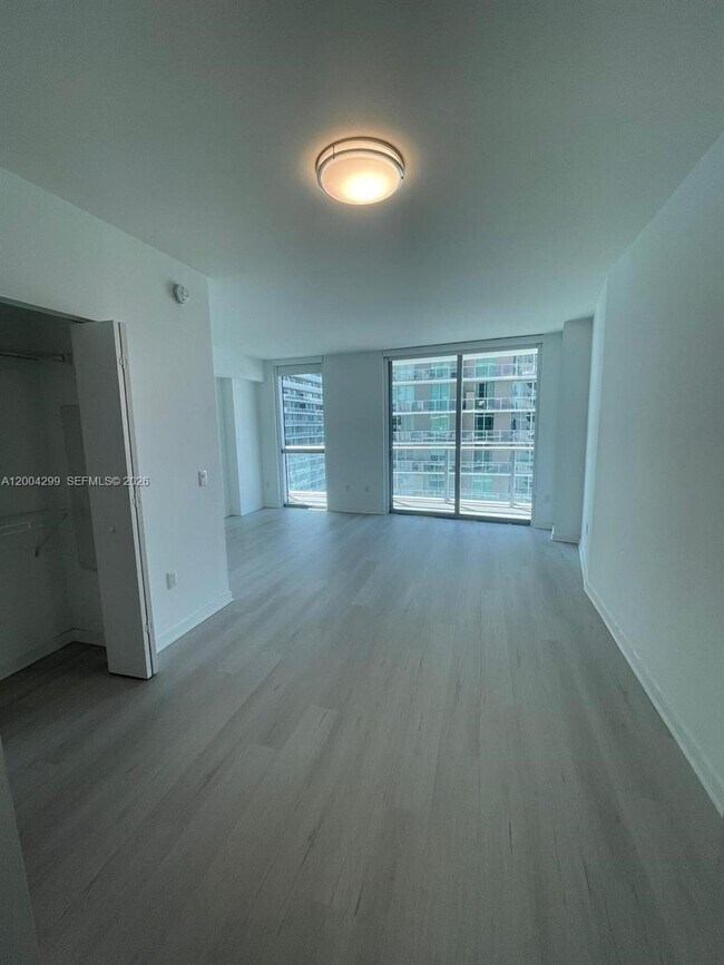 Building Photo - 1100 S Miami Ave