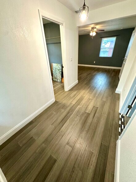 Building Photo - 423 Ololu Dr