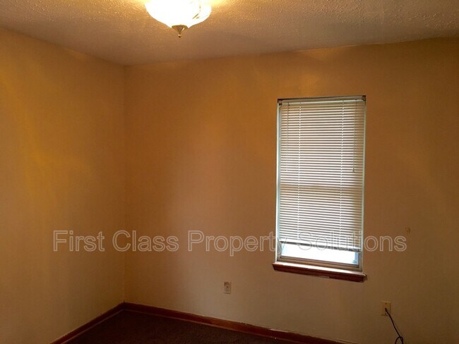 Building Photo - 2732 SW 61st St