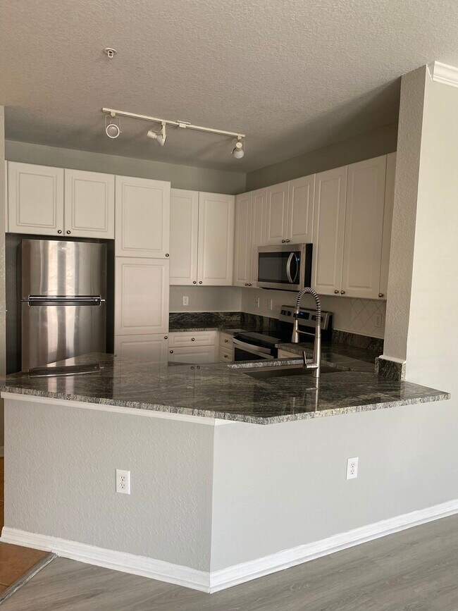 Building Photo - 4221 W Spruce St