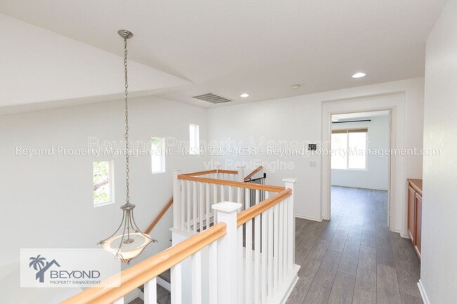 Building Photo - 120 Canyon Creek Way