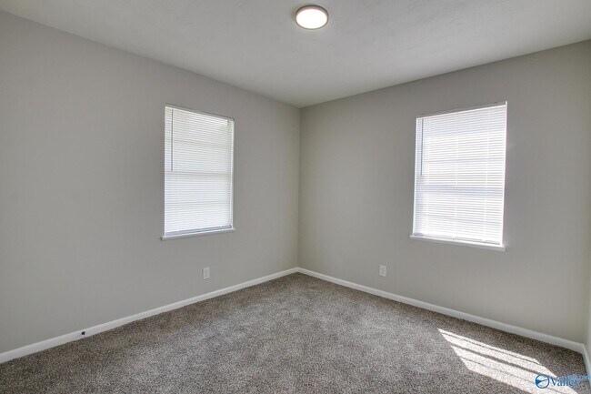 Building Photo - 629 Dawson Terrace NW