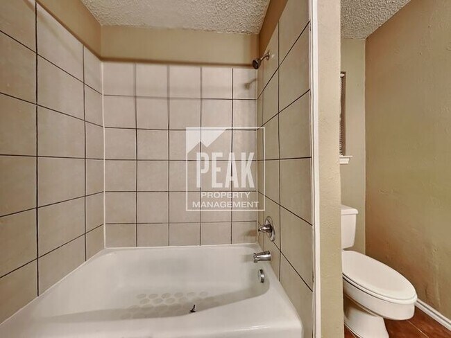 Building Photo - $2000! Large 4 Bed 2 Bath in ARLINGTON! COMING SOON will not stay long!