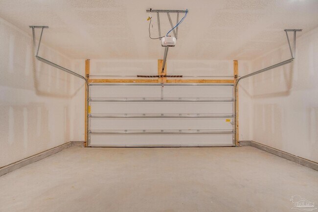 Building Photo - 539 Bridle Way