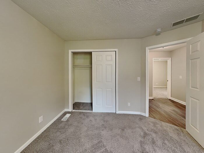 Building Photo - 940 Beacon Ln